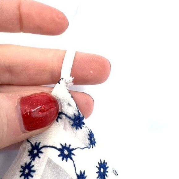 Boutique Devlin White Dress with Blue Embroidered Flowers Small tiered dress ruf - Picture 4 of 9